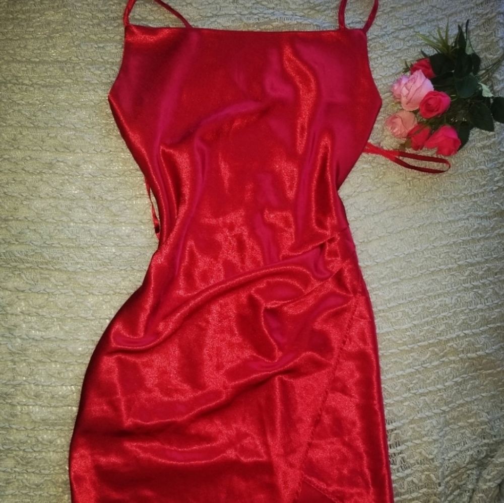 Selfie Leslie Red Dress